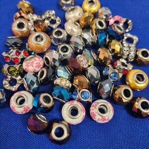 A lot of 64 Mix and Mingle brand Beads
